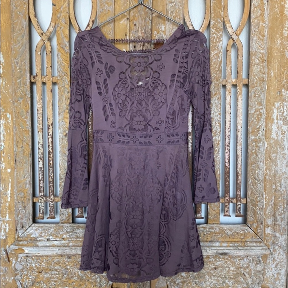 ALTAR'D STATE LACE BELL SLEEVE DRESS M